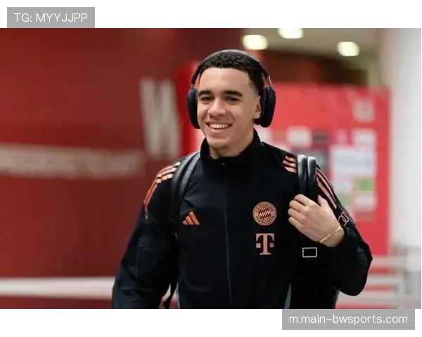 穆西亚拉重返球场后强调将专注适应跑动与提速 穆西亚拉重返球场后强调将专注适应跑动与提速